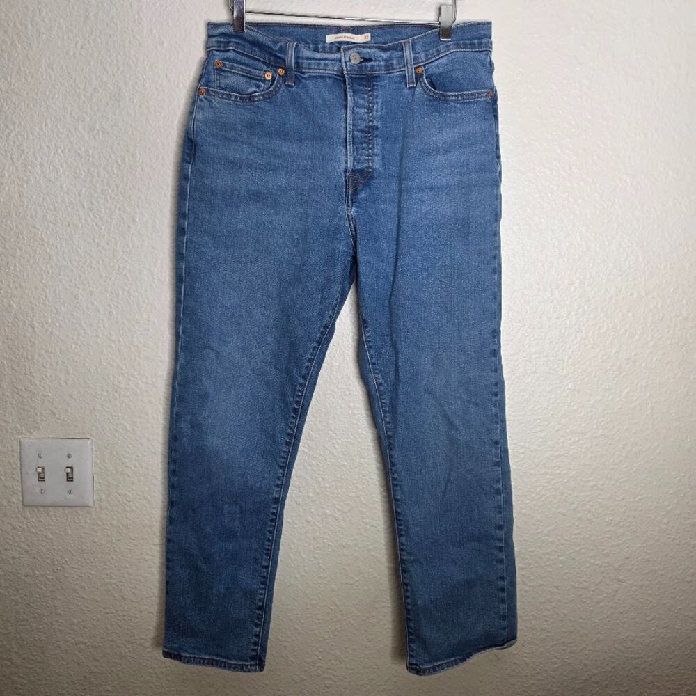 Levi's Wedgie Straight Jeans Medium Wash in Size 32